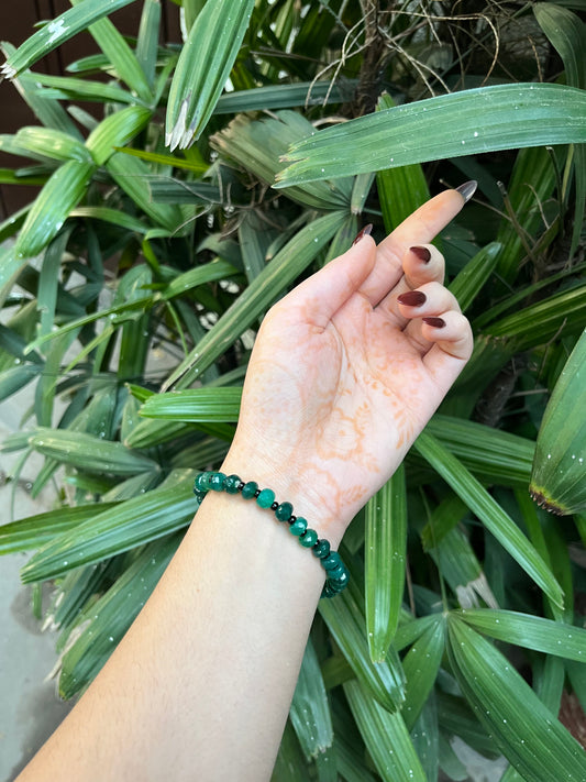 Green Calcidony Faceted